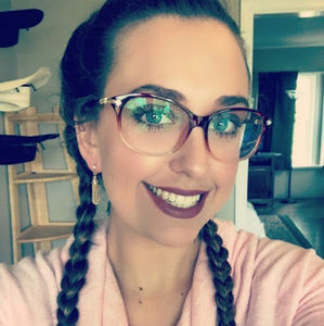 Meet your Posher, Kayla